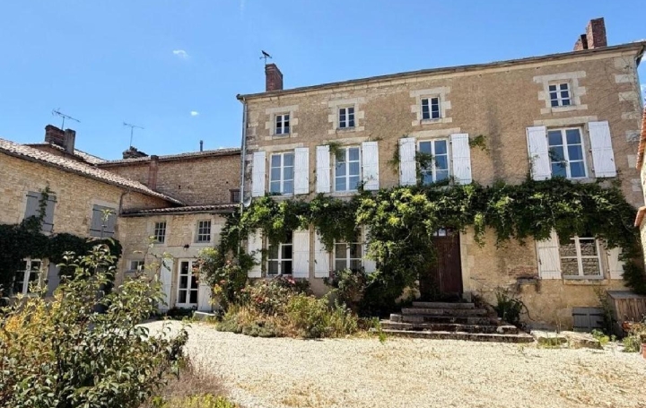Maison CHAMPAGNE-MOUTON (16350)  320 m2 347 360 € 
