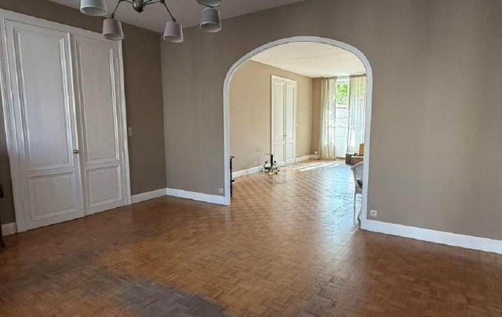 Maison CHAMPAGNE-MOUTON (16350)  320 m2 347 360 € 