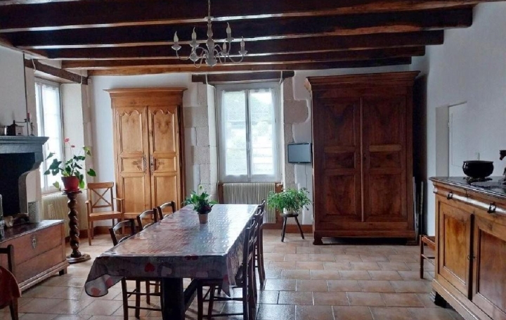 Maison VILLEFAGNAN (16240)  179 m2 186 000 € 