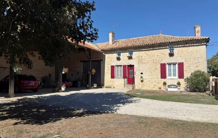 Maison VILLEFAGNAN (16240)  179 m2 186 000 € 