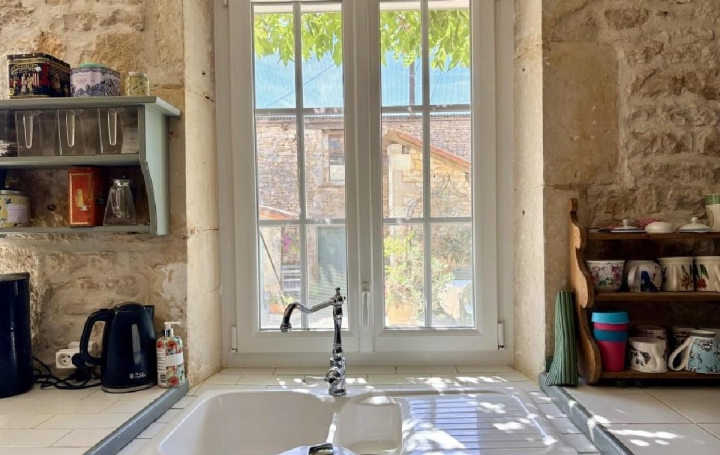 Maison VERTEUIL-SUR-CHARENTE (16510)  163 m2 220 000 € 