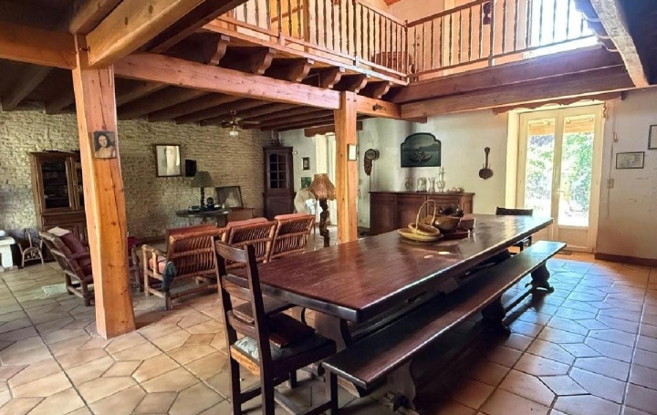 Maison NANTEUIL-EN-VALLEE (16700)  201 m2 147 970 € 