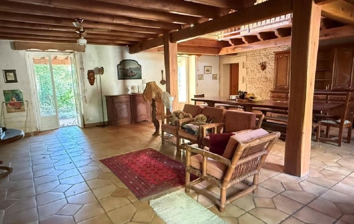 Maison NANTEUIL-EN-VALLEE (16700)  201 m2 147 970 € 