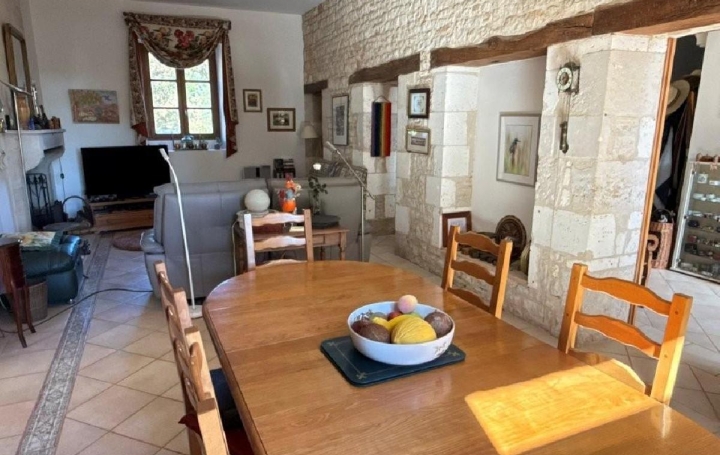 Maison RUFFEC (16700)  338 m2 425 000 € 