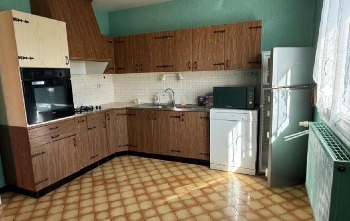 Maison RUFFEC (16700)  117 m2 170 200 € 