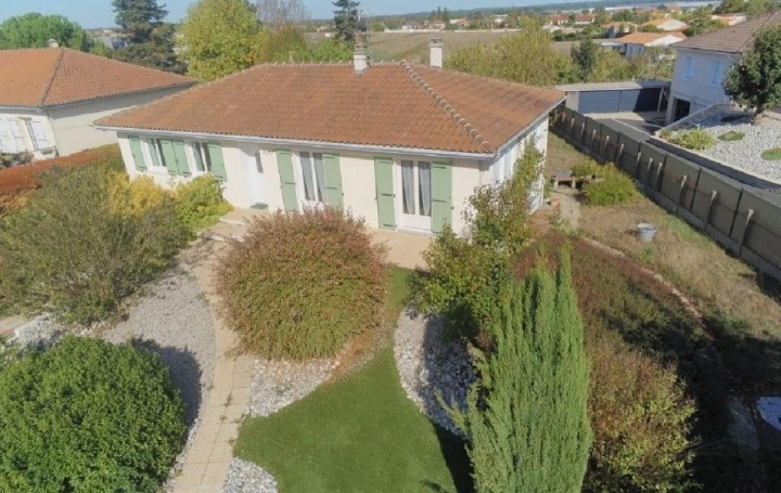 Maison RUFFEC (16700)  117 m2 170 200 € 