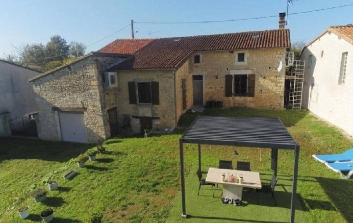 Maison VERTEUIL-SUR-CHARENTE (16510)  154 m2 320 000 € 