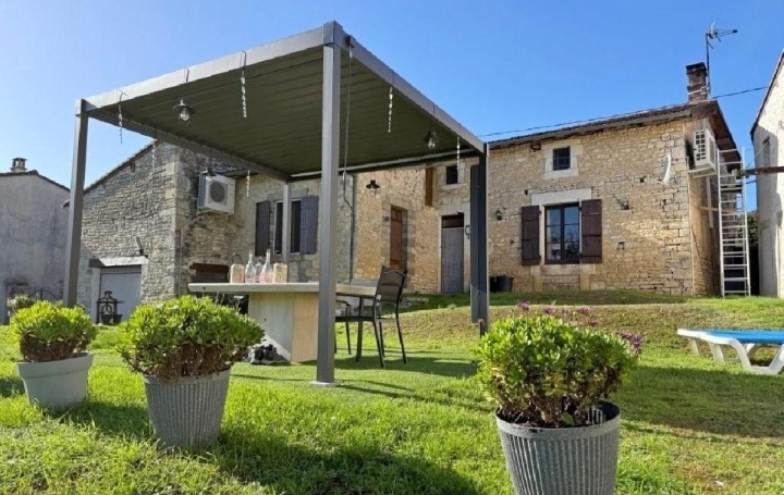 Maison VERTEUIL-SUR-CHARENTE (16510)  154 m2 320 000 € 
