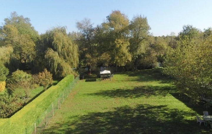 Maison VERTEUIL-SUR-CHARENTE (16510)  154 m2 320 000 € 