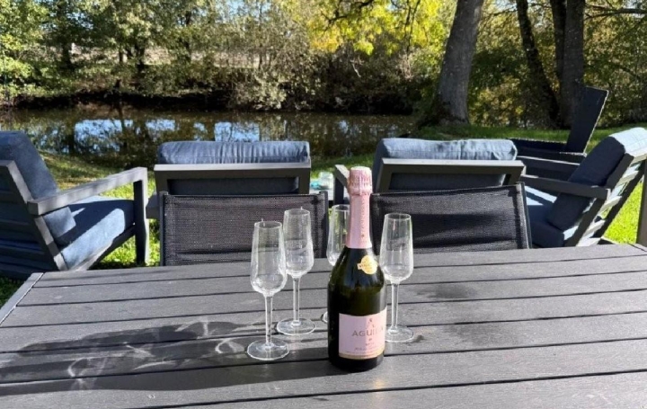 Maison VERTEUIL-SUR-CHARENTE (16510)  154 m2 320 000 € 