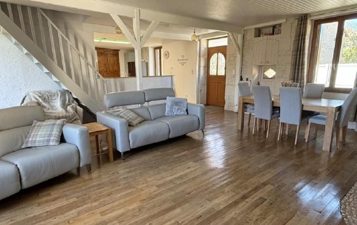 Maison VERTEUIL-SUR-CHARENTE (16510)  154 m2 320 000 € 