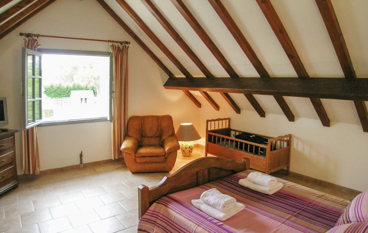 Maison GARDONNE (24680)  680 m2 1 575 000 € 