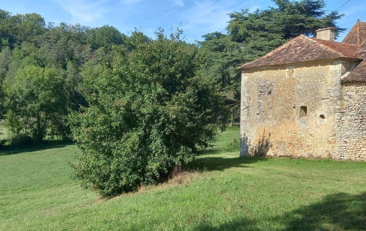 Domaine SAINT-GEORGES-DE-MONTCLARD (24140)  350 m2 840 000 € 
