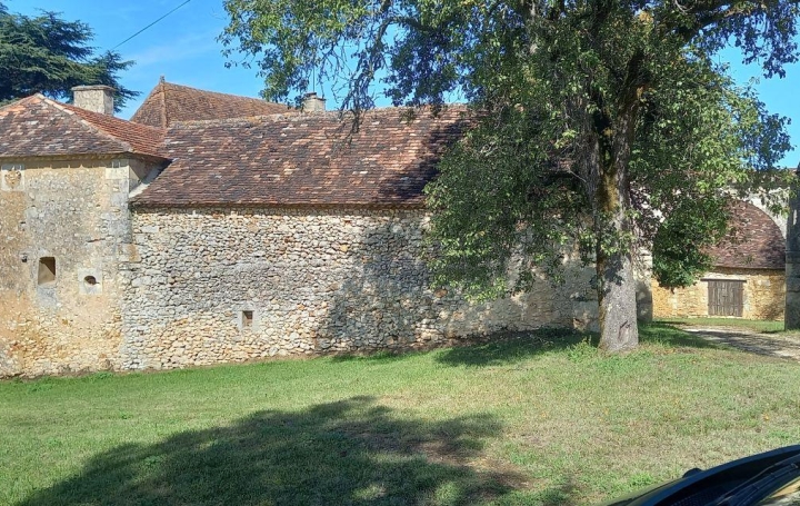 Domaine SAINT-GEORGES-DE-MONTCLARD (24140)  350 m2 840 000 € 