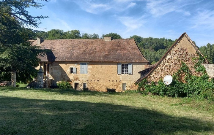 Domaine SAINT-GEORGES-DE-MONTCLARD (24140)  350 m2 840 000 € 