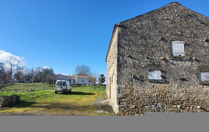 Maison SAINT-HILAIRE-DES-LOGES (85240)  135 m2 45 000 € 
