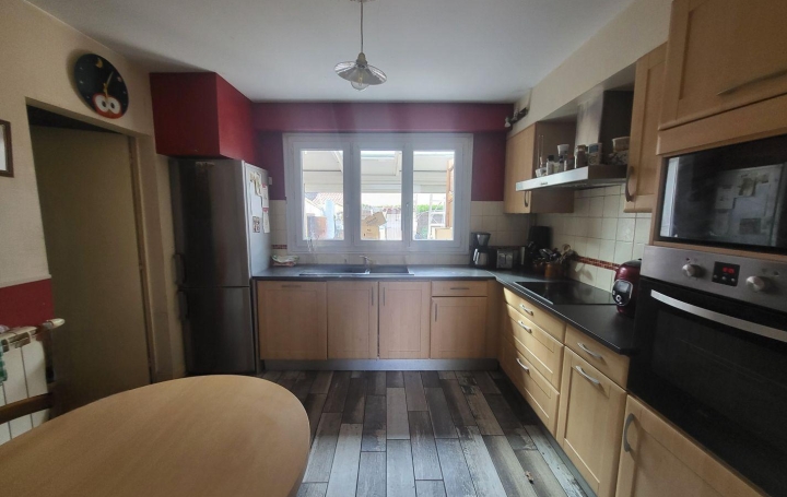 Maison FONTENAY-LE-COMTE (85200)  110 m2 178 000 € 