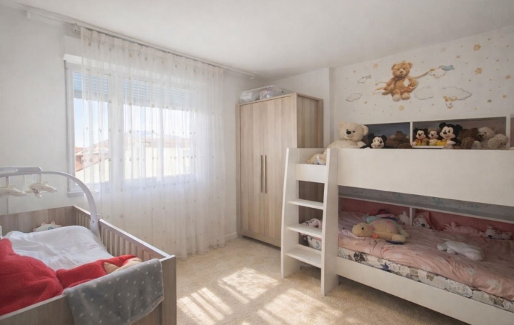 4 Pièces VILLEFRANCHE-SUR-SAONE (69400)  82 m2 199 000 € 