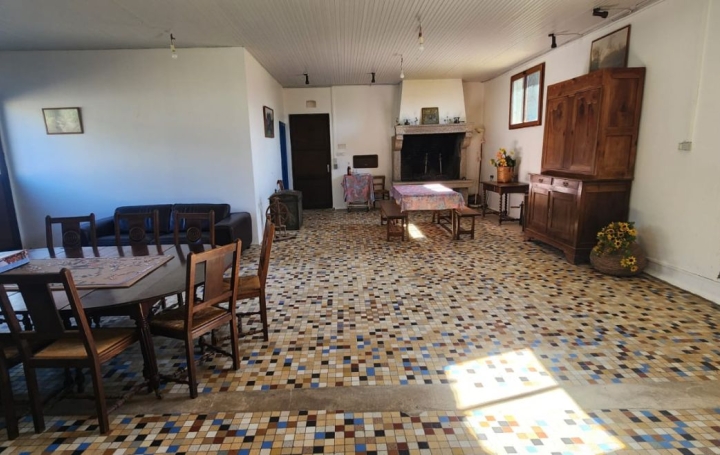 Maison LARGEASSE (79240)  644 m2 137 000 € 