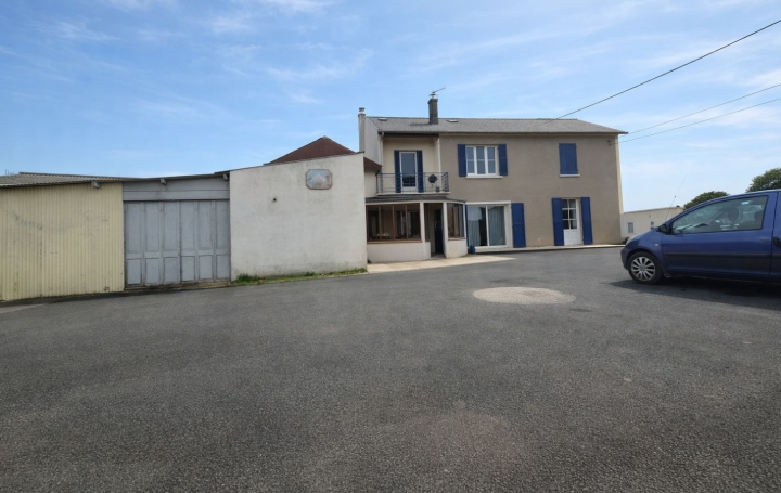 Maison SAINT-MARTIN-DE-FRAIGNEAU (85200)  144 m2 177 500 € 