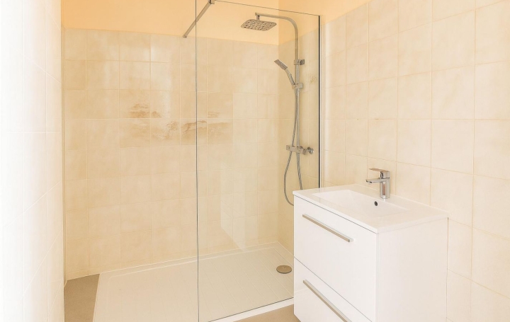 3 Pièces VENISSIEUX (69200)  51 m2 142 000 € 