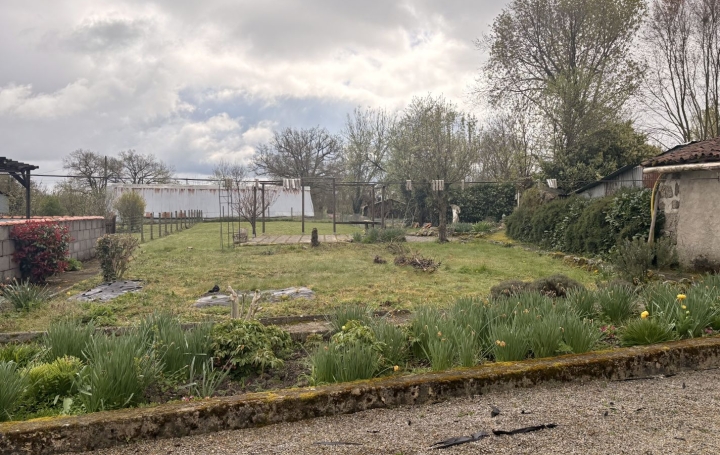 Maison L'ABSIE (79240)  199 m2 153 700 € 