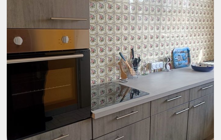 Local commercial VERGT (24380)  150 m2 580 000 € 