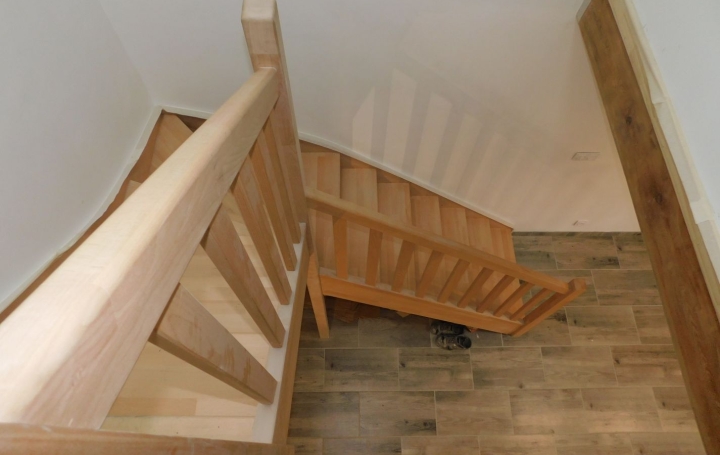 Maison FONTENAY-LE-COMTE (85200)  350 m2 243 500 € 