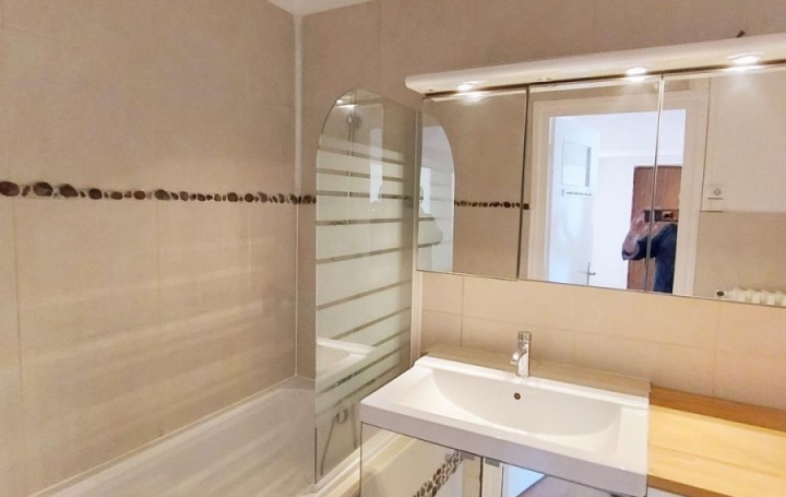 3 Pièces LYON (69006)  70 m2 375 000 € 