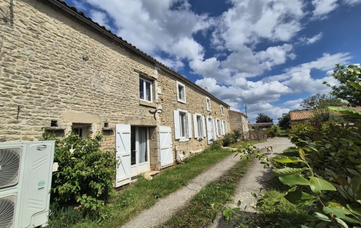 Maison SAINT-HILAIRE-DES-LOGES (85240)  280 m2 295 000 € 