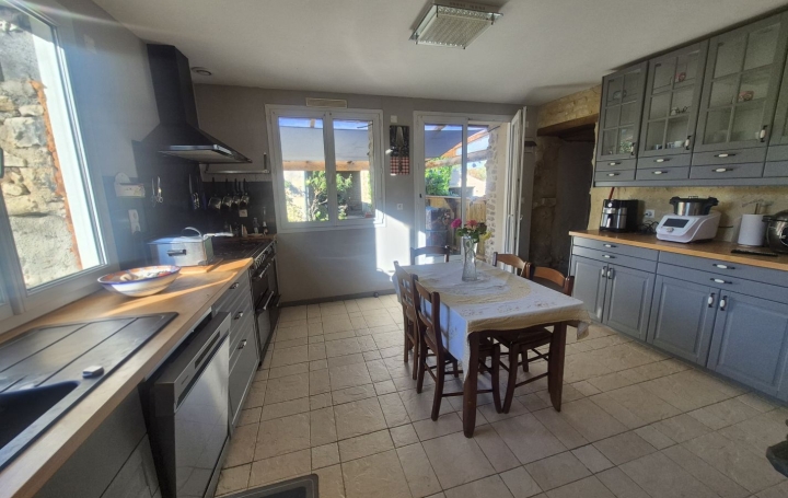 Maison SAINT-HILAIRE-DES-LOGES (85240)  280 m2 285 000 € 