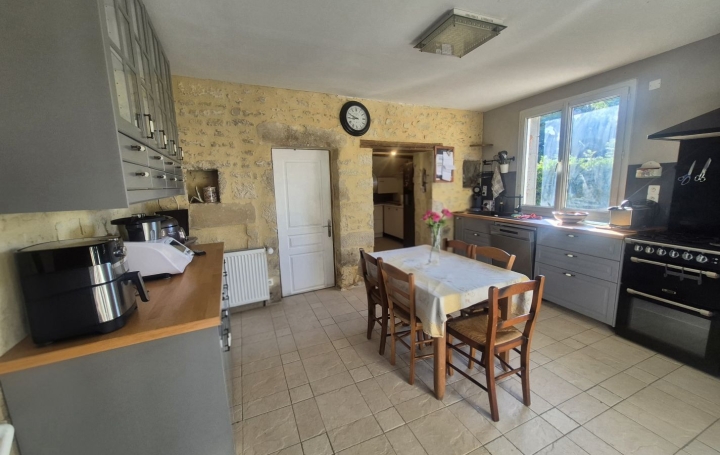 Maison SAINT-HILAIRE-DES-LOGES (85240)  280 m2 285 000 € 