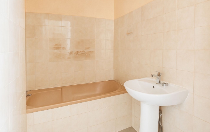 3 Pièces VENISSIEUX (69200)  52 m2 142 000 € 