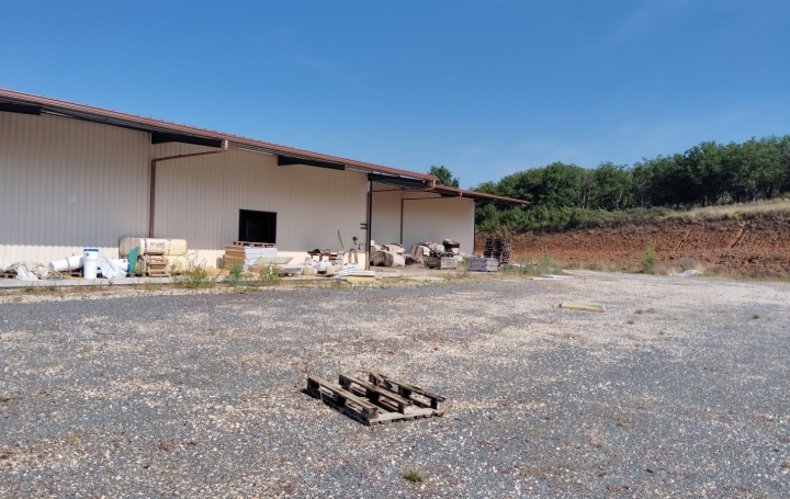 Local d'activité GRUN-BORDAS (24380)  3 500 m2 3 675 000 € 