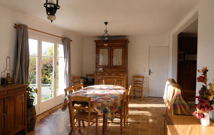 Maison LARGEASSE (79240)  144 m2 112 000 € 