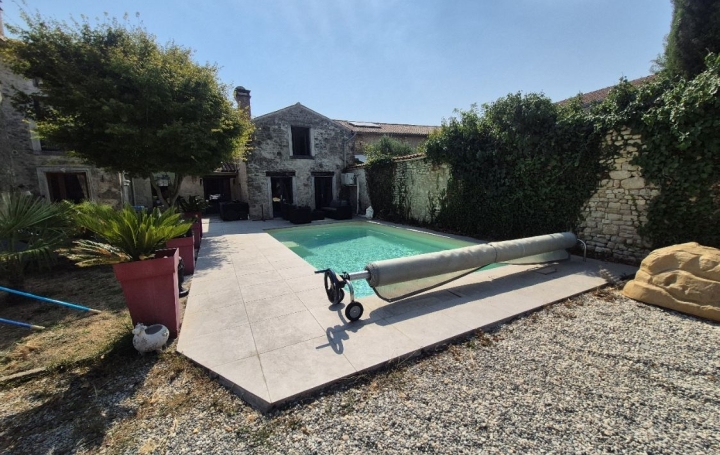 Maison SAINT-HILAIRE-DES-LOGES (85240)  154 m2 220 000 € 