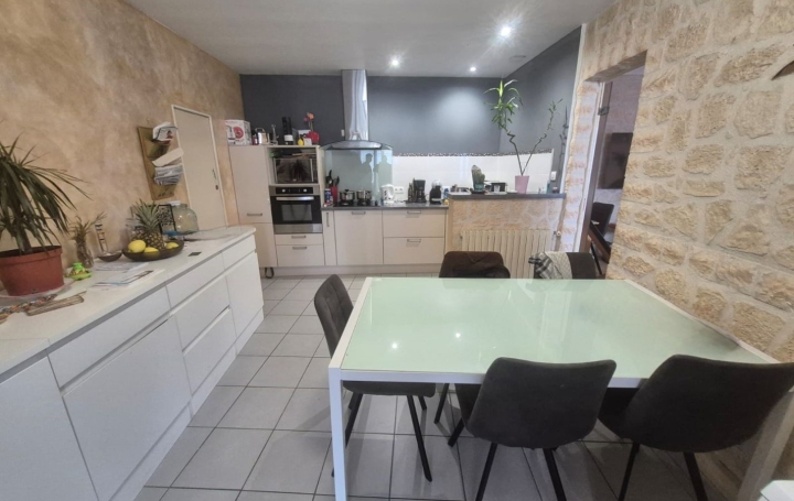 Maison FONTENAY-LE-COMTE (85200)  144 m2 172 500 € 