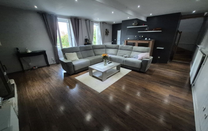 Maison SAINT-HILAIRE-DES-LOGES (85240)  285 m2 275 000 € 