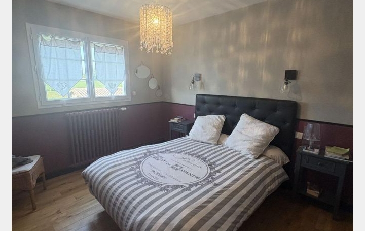 Maison COULON (79510)  248 m2 330 000 € 