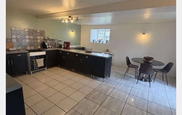 Maison LARGEASSE (79240)  197 m2 145 000 € 