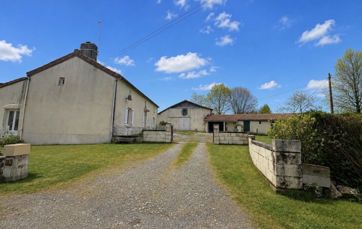 Maison LARGEASSE (79240)  197 m2 145 000 € 