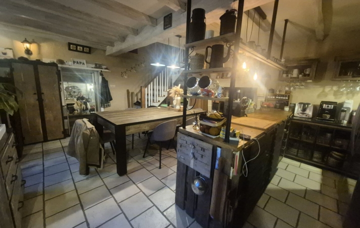 Maison MERVENT (85200)  160 m2 176 000 € 