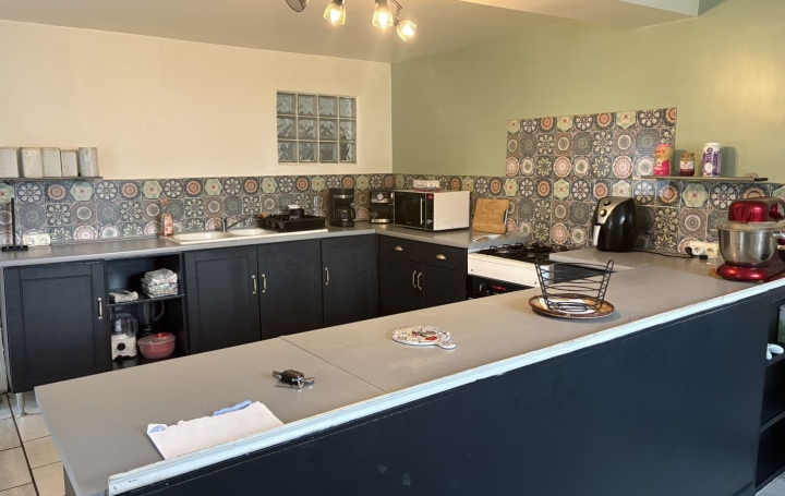 Maison LARGEASSE (79240)  197 m2 145 000 € 
