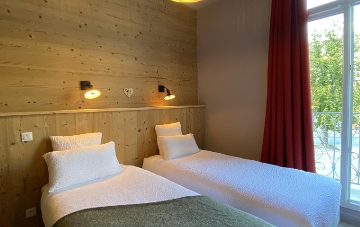 Local commercial LE BOURG-D'OISANS (38520)  1 500 m2 2 092 000 € 