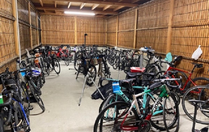 Local commercial LE BOURG-D'OISANS (38520)  1 500 m2 2 092 000 € 