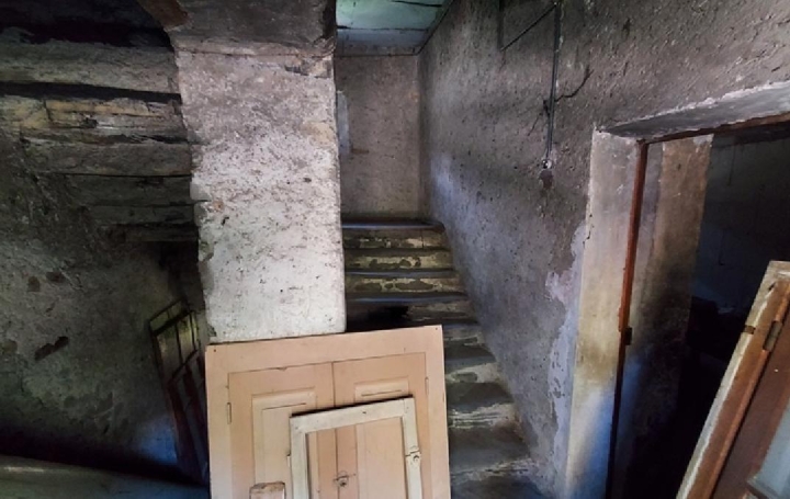 Maison ALLEMOND (38114)  109 m2 137 000 € 