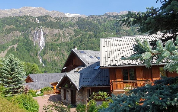 3 Pièces VAUJANY (38114)  80 m2 564 000 € 