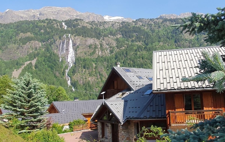 4 Pièces VAUJANY (38114)  70 m2 505 000 € 