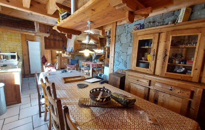 Maison CHANTEPERIER (38740)  270 m2 585 000 € 