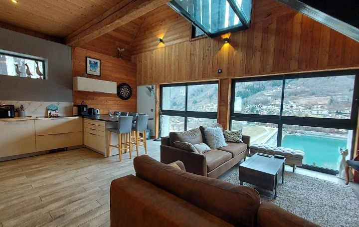 Maison OZ (38114)  140 m2 492 000 € 